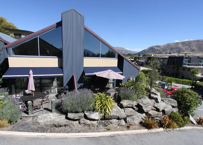 The Moorings Motel And Apartments