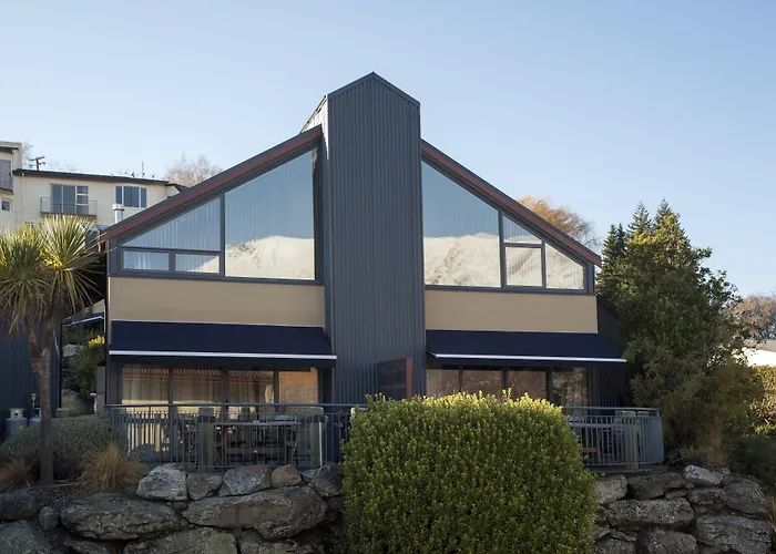 The Moorings Motel And Apartments